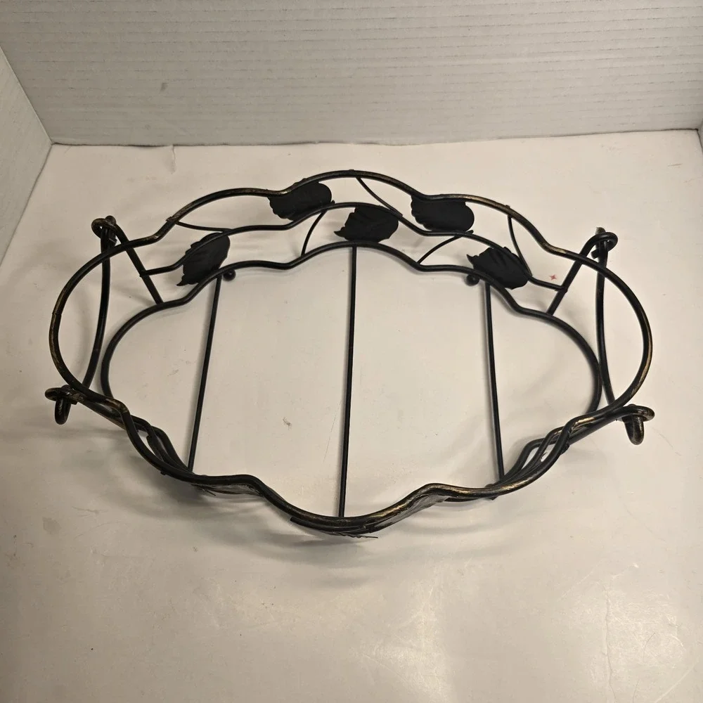 Temptations Floral Scalloped Casserole Dish with Lid & Wire Rack Or Home‎ Decor